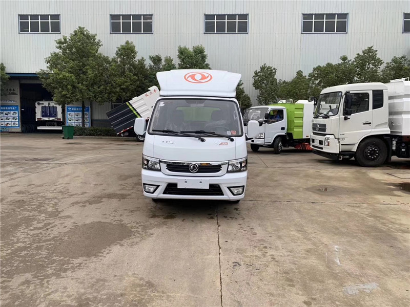 國六2.5方塵箱 0.5方水箱 藍牌東風(fēng)掃路車